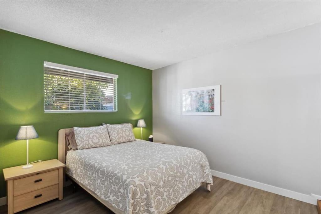 Vacation House! 6br, Free Heated Pool, Arcade & Hot Tub